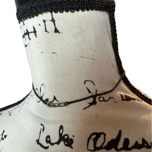 Suede simple choker necklace with silver front accents - Picture 1 of 3